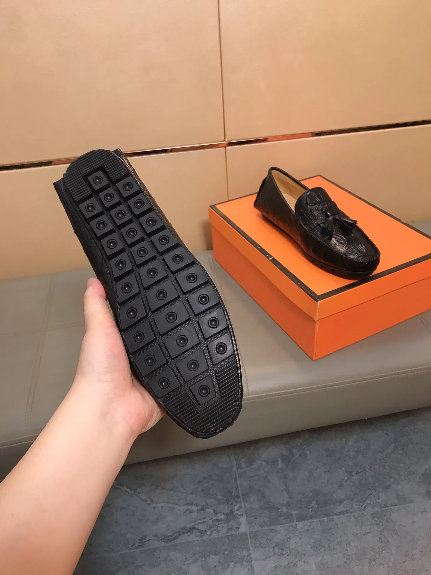 Factory price 360 ​​🆘The must-have "LV Louis Vuitton" for fashionable men ~ new beanie shoes. Latest•hot style. The upper is made of imported cowhide embossed ➕ pigskin and lining, with fine workmanship. Personalized, fashionable and soft rubber wear-resistant and non-slip outsole, light and comfortable on the feet, real photo shoot🎬The real thing looks better, size 38-44